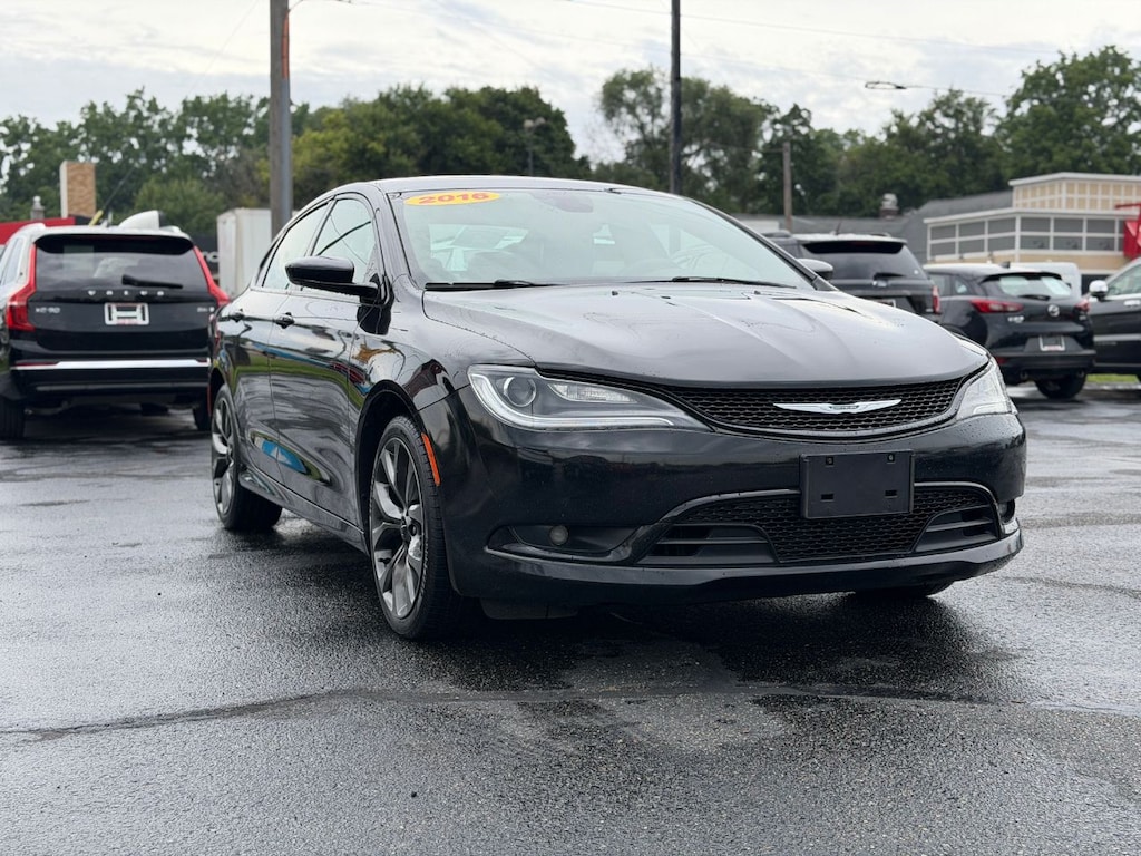 Used 2016 Chrysler 200 S Sedan