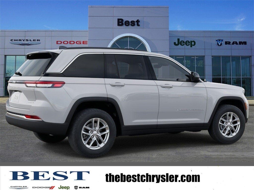 2025 Jeep Grand Cherokee Laredo Altitude photo 3