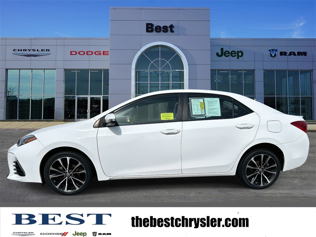 2018 Toyota Corolla SE photo 2