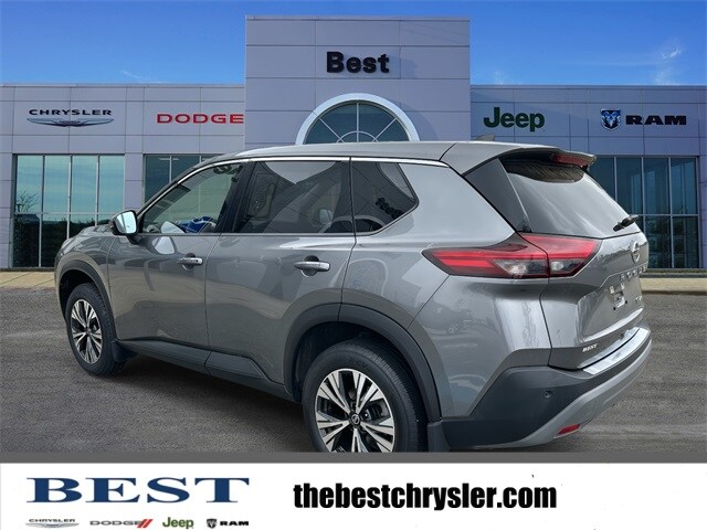 2021 Nissan Rogue SV photo 2