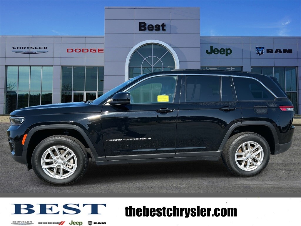 2024 Jeep Grand Cherokee Laredo photo 2