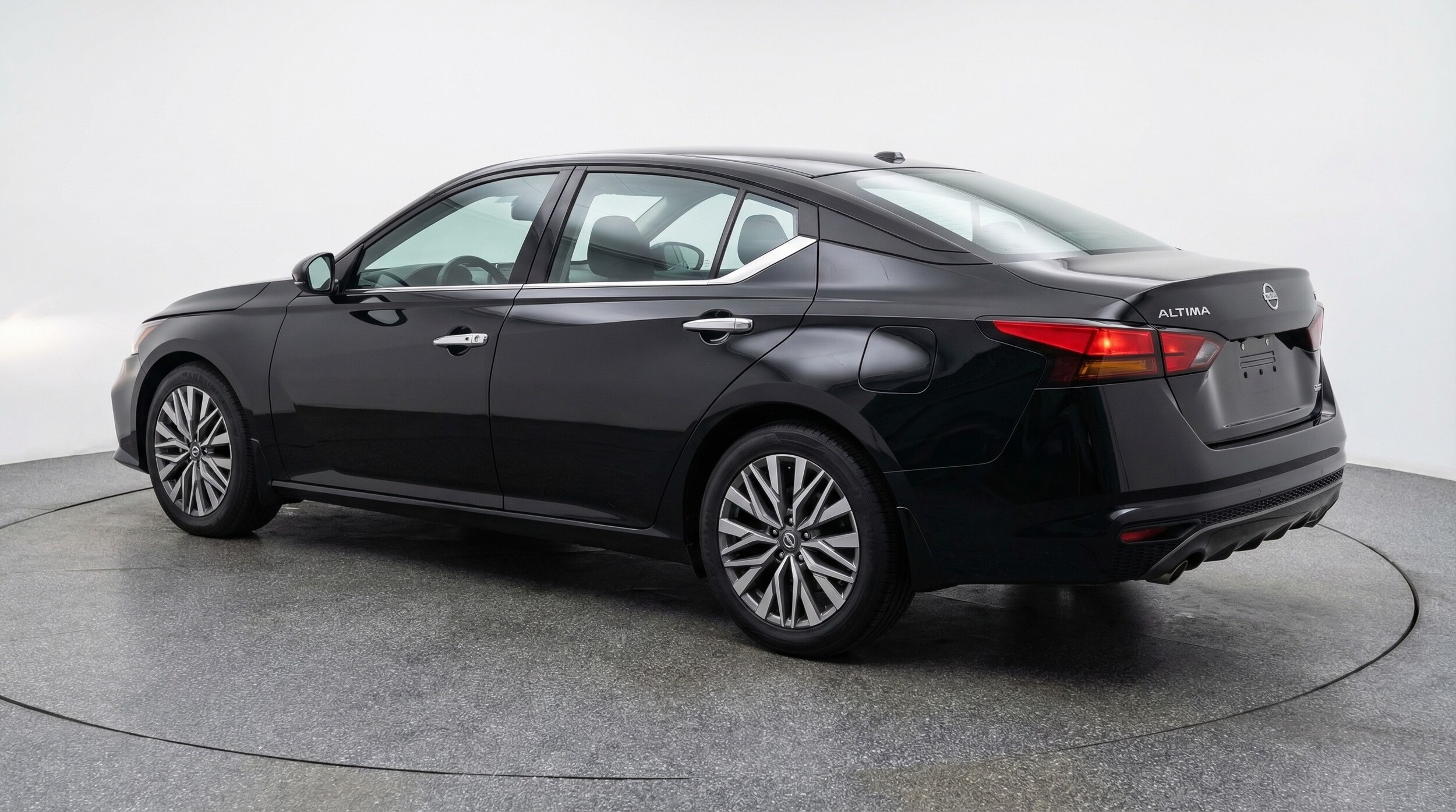 Thumbnail: 2025 Nissan Altima - 5