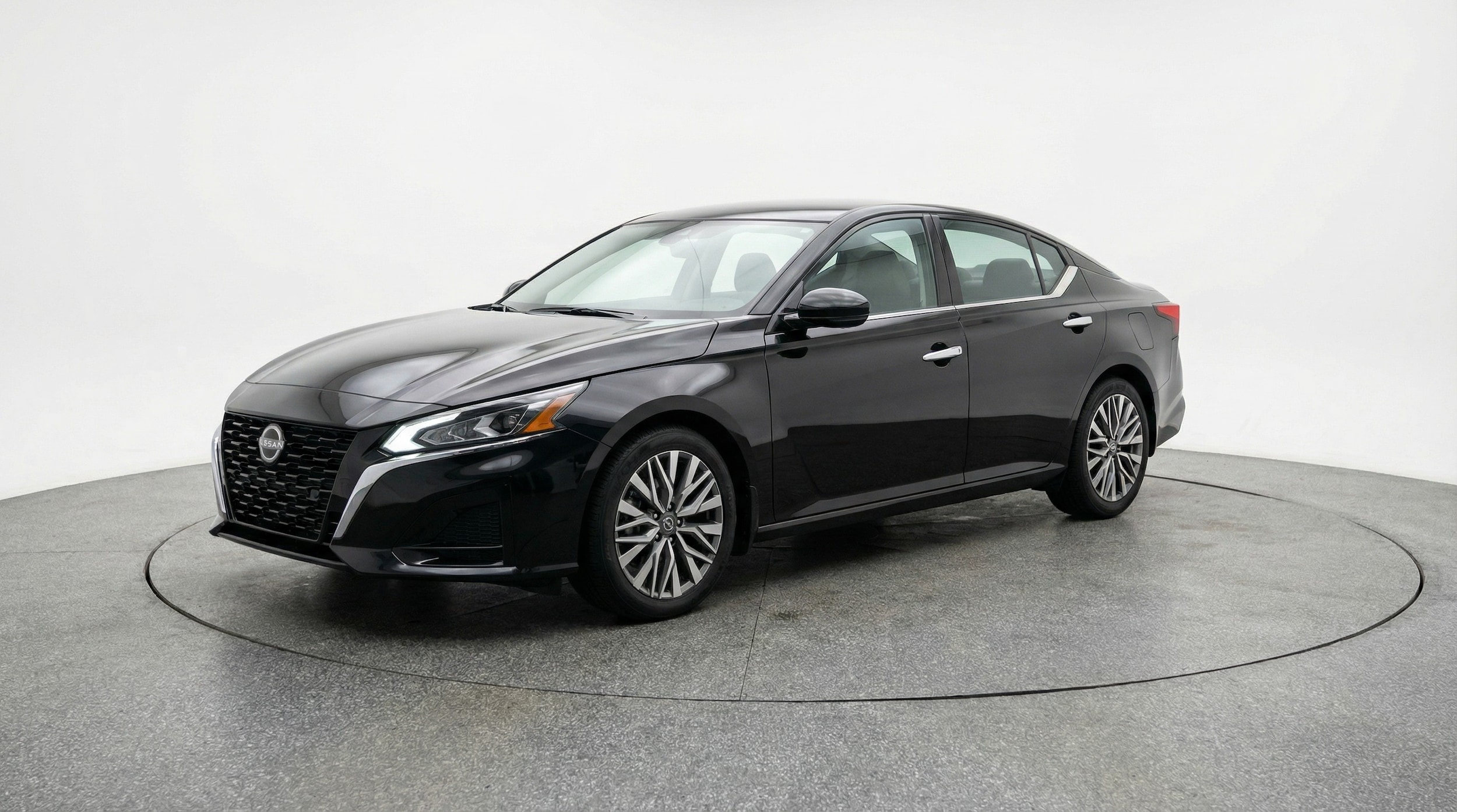 Thumbnail: 2025 Nissan Altima - 3