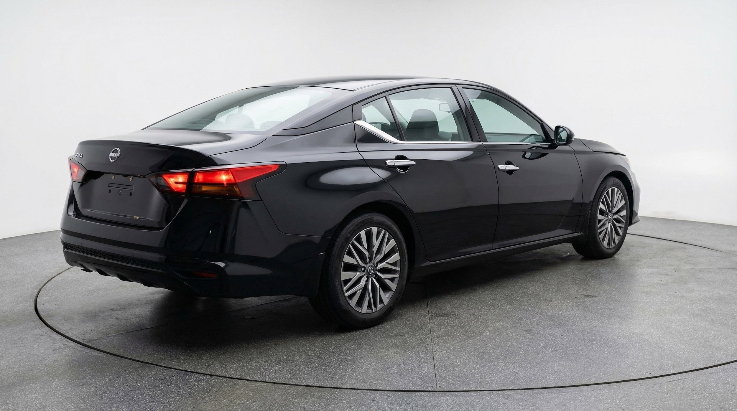 Thumbnail: 2025 Nissan Altima - 9