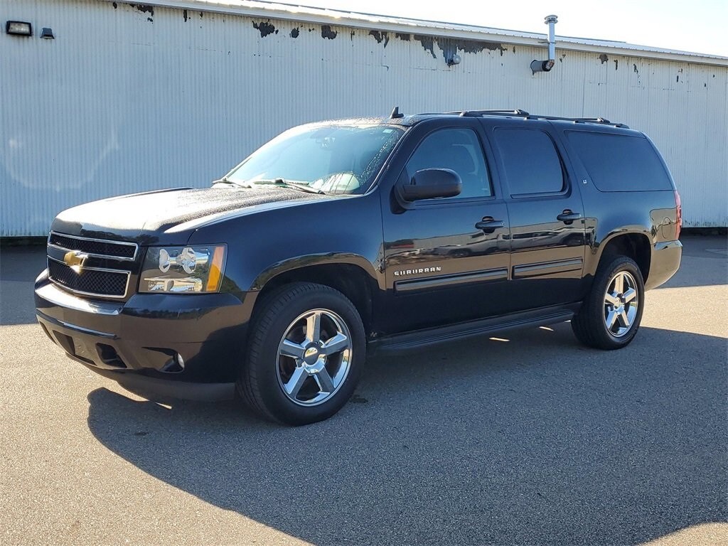 Used 2014 Chevrolet Suburban LT with VIN 1GNSKJE74ER215728 for sale in Allegan, MI