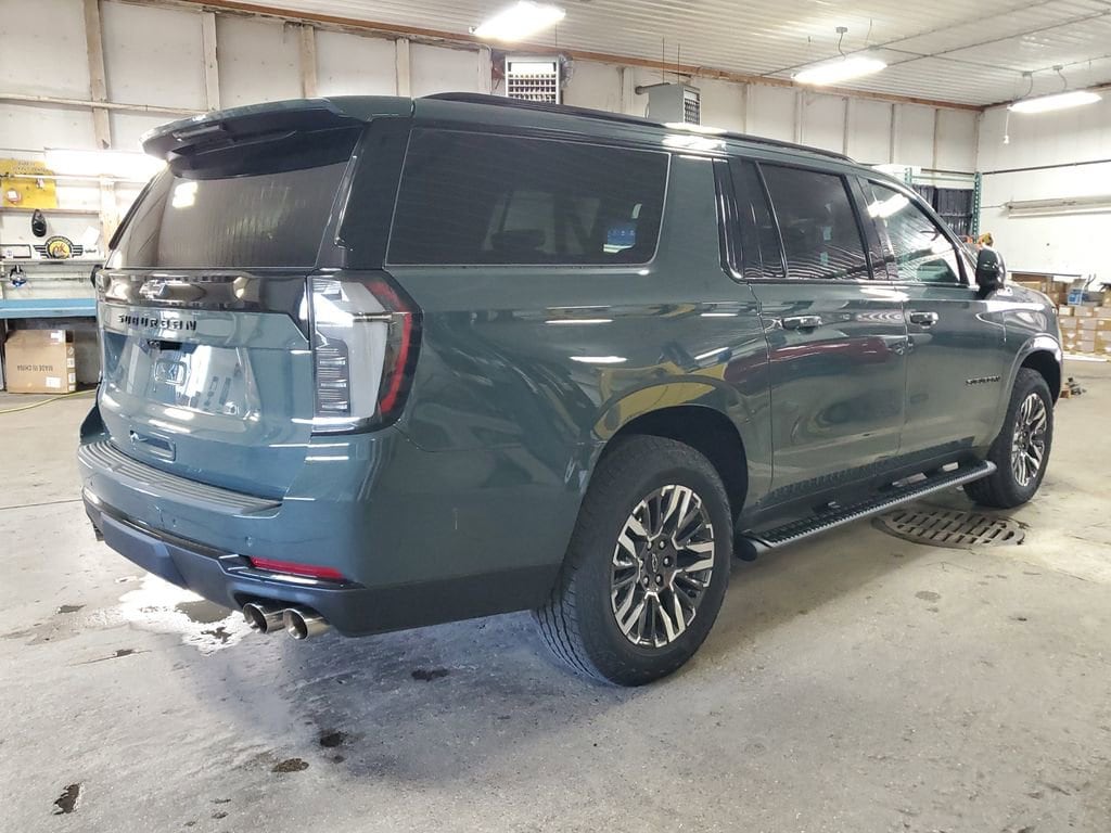 2026 Chevrolet Suburban Z71 - Photo 4