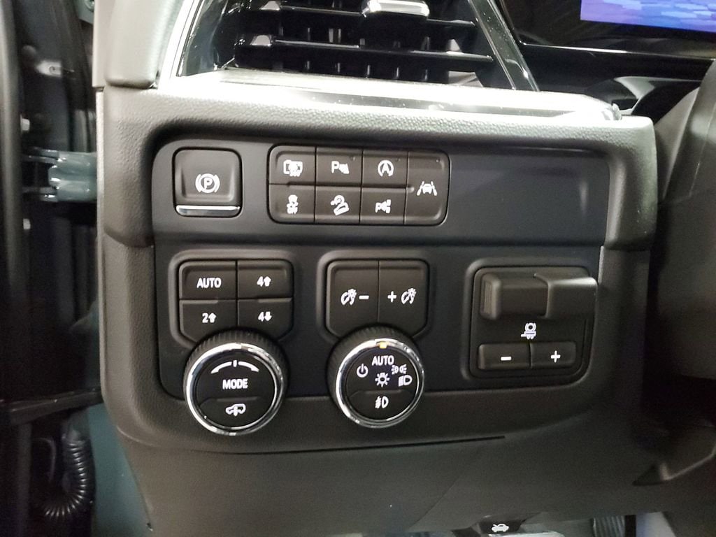 2026 Chevrolet Suburban Z71 - Photo 21