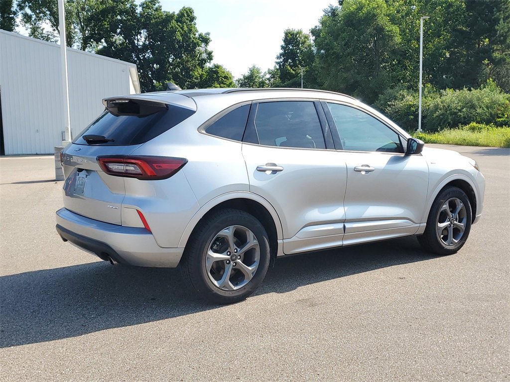 2023 Ford Escape ST-Line photo 4