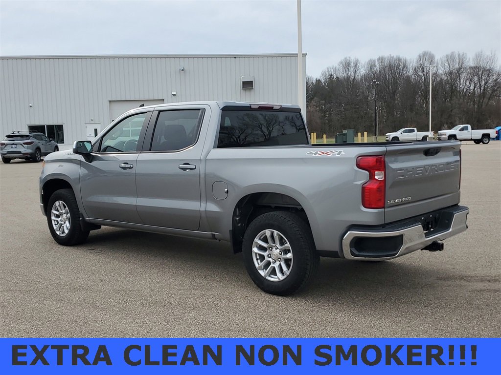 2023 Chevrolet Silverado 1500 LT photo 3