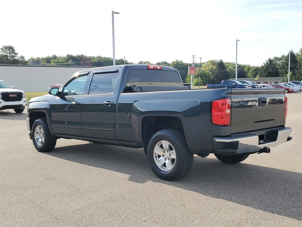 2018 Chevrolet Silverado 1500 LT photo 2