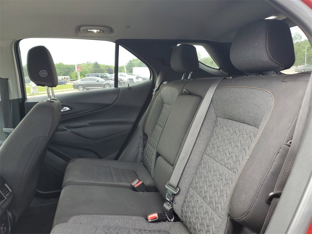 2023 Chevrolet Equinox LT photo 3