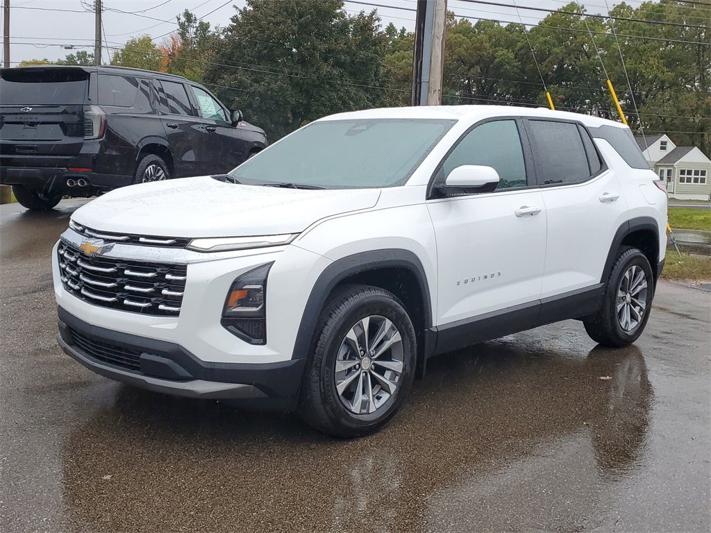 2026 Chevrolet Equinox LT photo 2