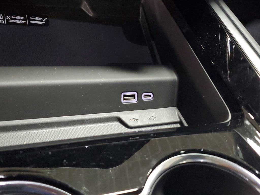 2026 Chevrolet Suburban Z71 - Photo 31