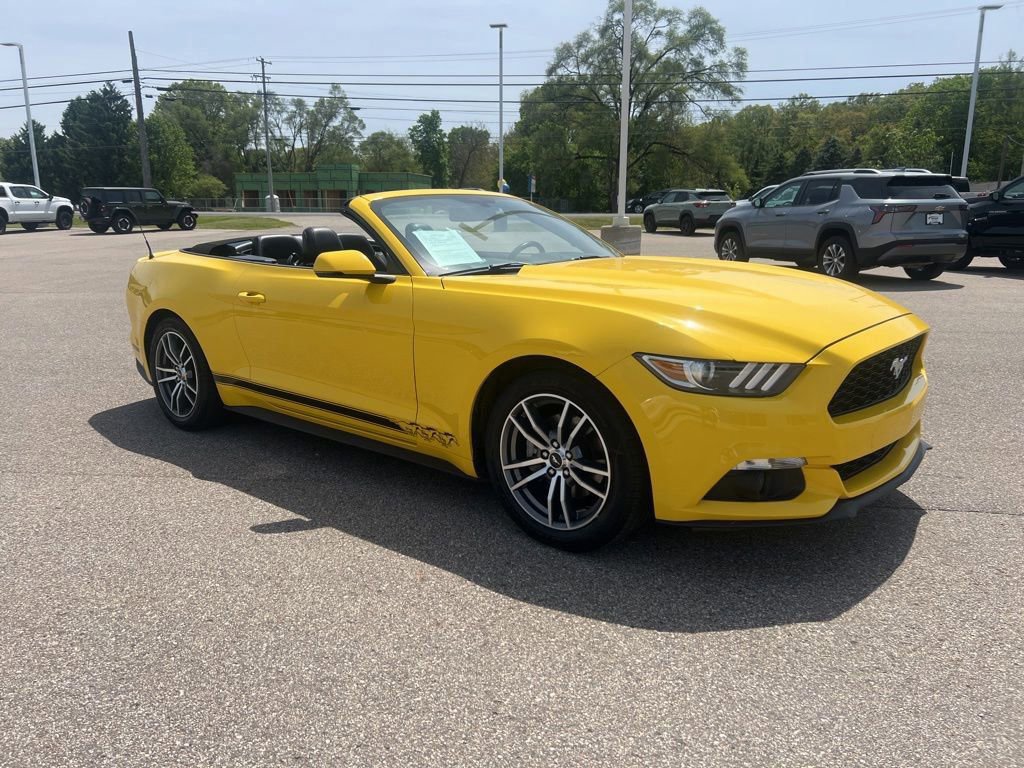 2016 Ford Mustang EcoBoost Convertible Premium's photo