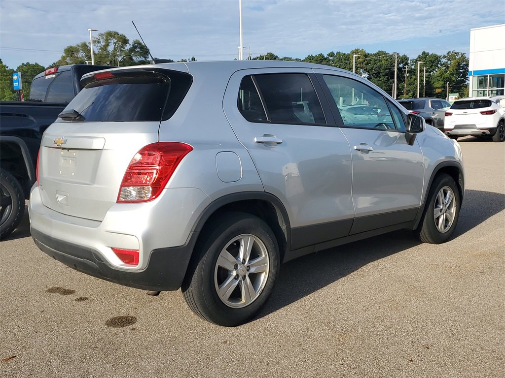 2020 Chevrolet Trax LS photo 4