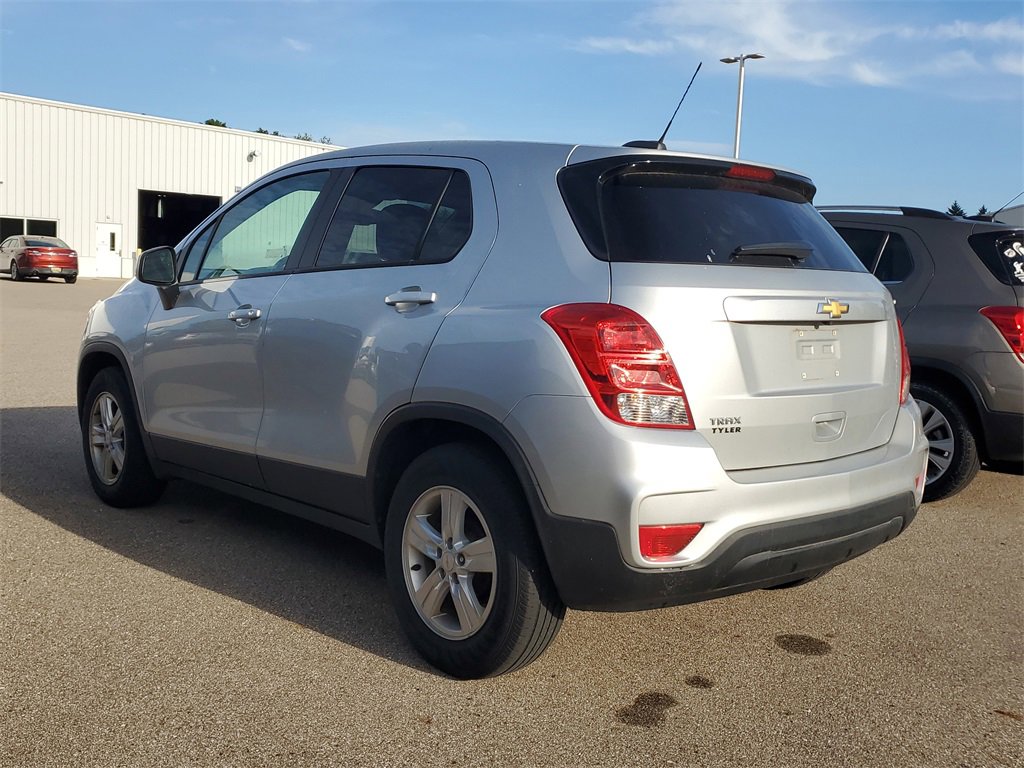 2020 Chevrolet Trax LS photo 3