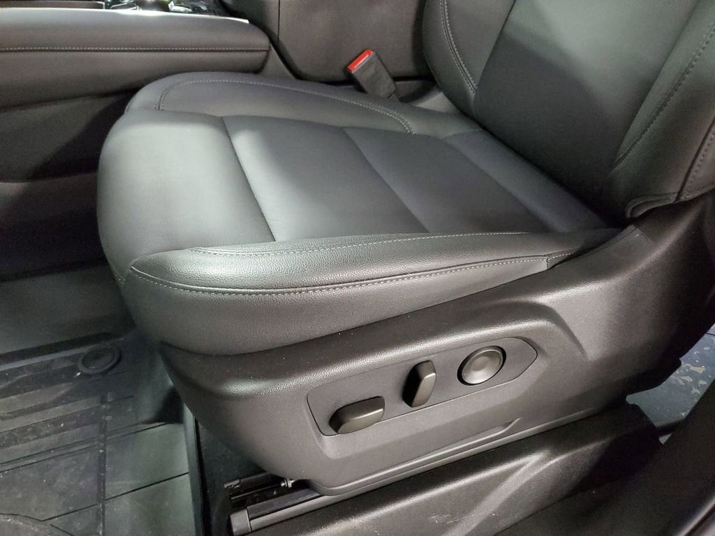 2026 Chevrolet Suburban Z71 - Photo 17