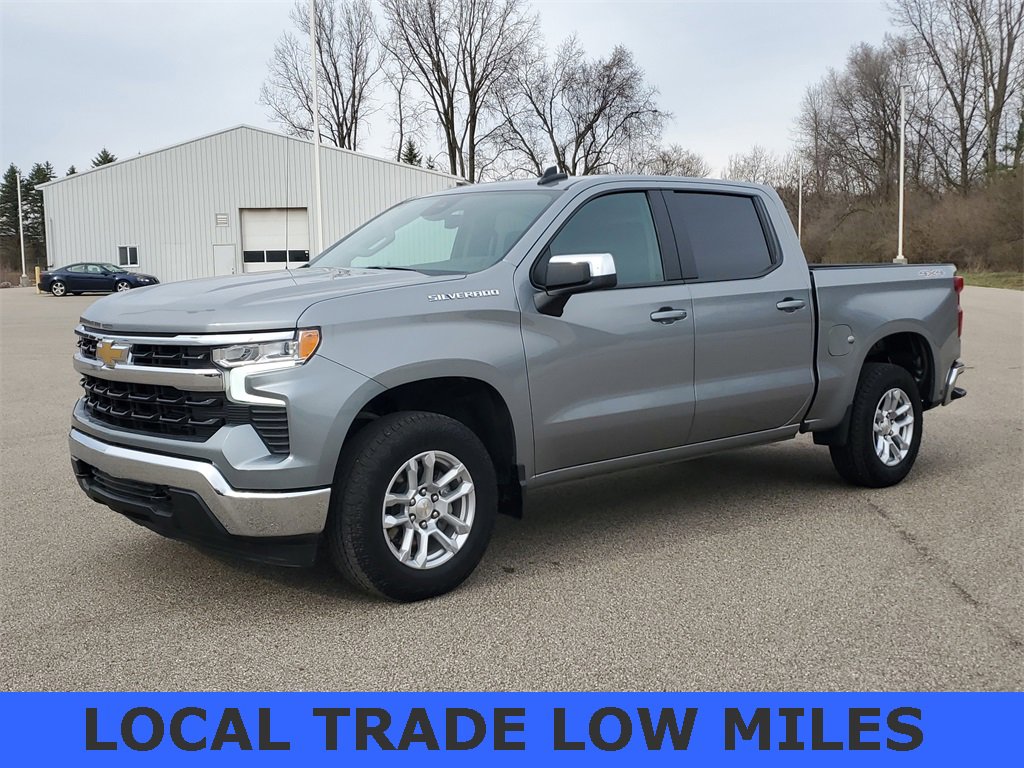 2023 Chevrolet Silverado 1500 LT photo 2