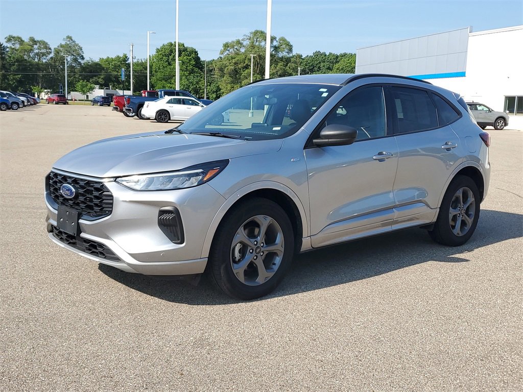2023 Ford Escape ST-Line photo 2