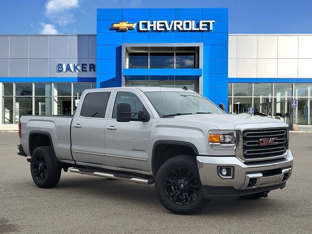 2015 GMC Sierra 4WD Crew Cab Short Box SLT's photo