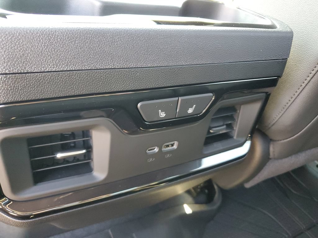 2026 Chevrolet Silverado 2500 HD ZR2 - Photo 14