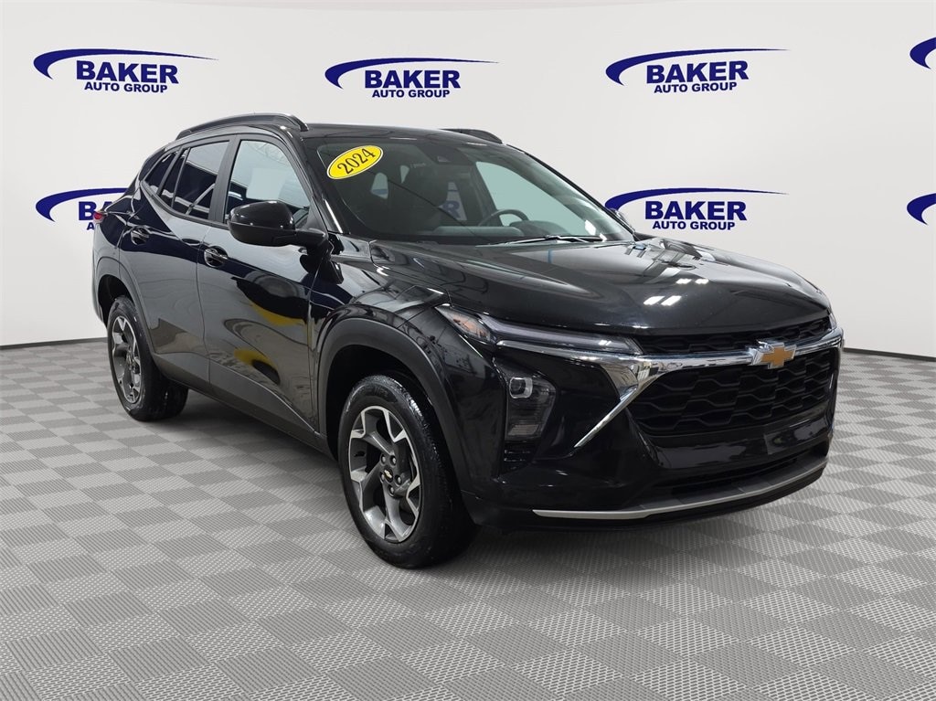 Used 2024 Chevrolet Trax LT SUV