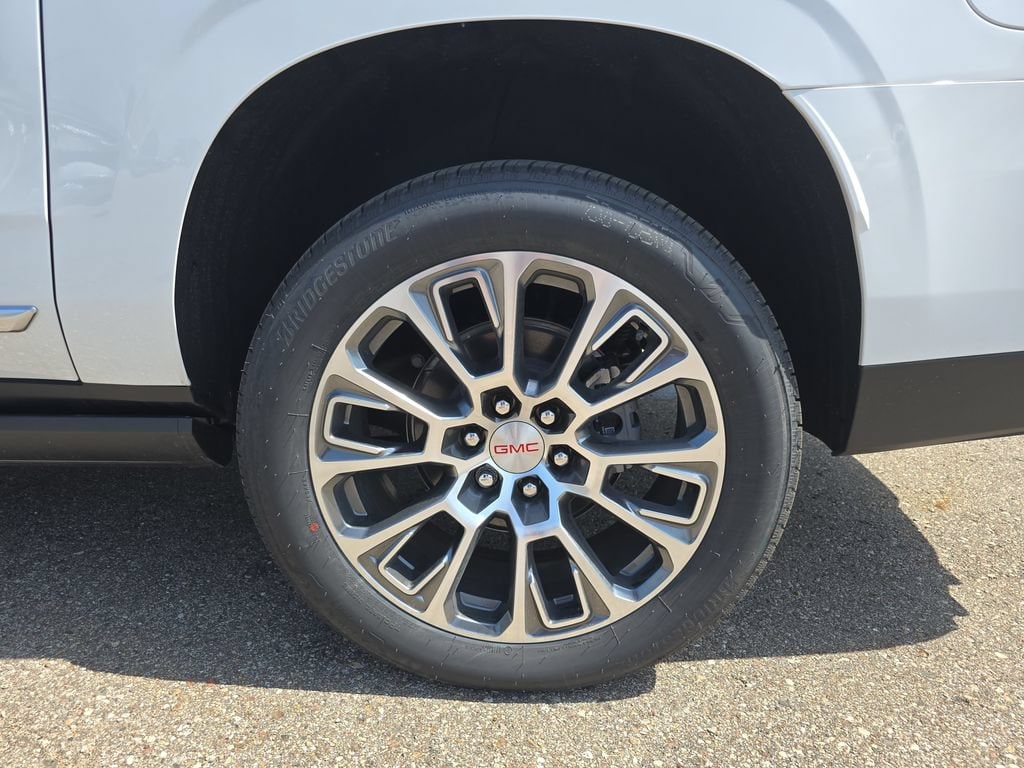 2026 GMC Yukon XL Denali - Photo 37