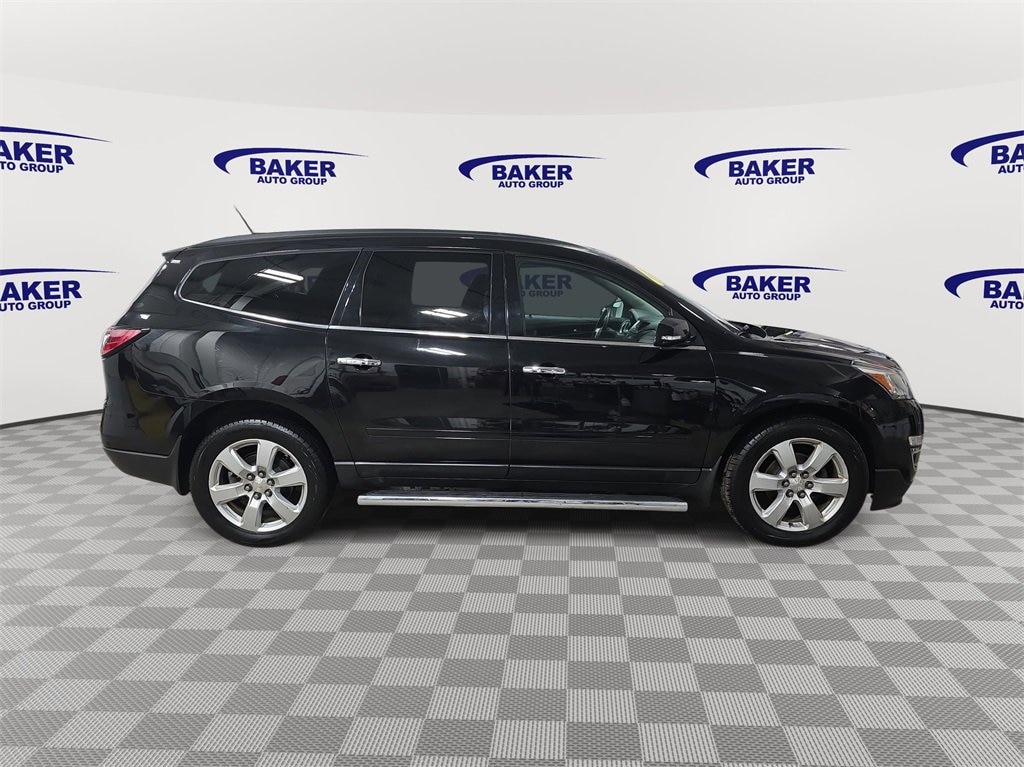 Used 2017 Chevrolet Traverse LT SUV