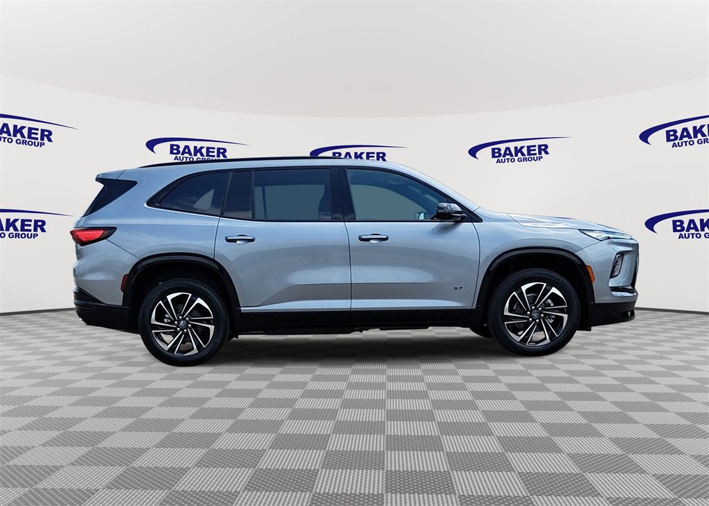 2026 Buick Enclave Sport Touring photo 4