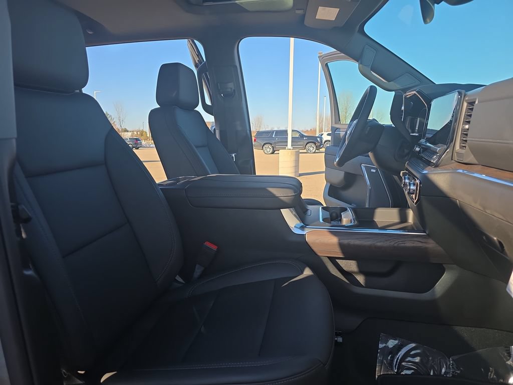 2026 GMC Sierra 2500HD SLT - Photo 10