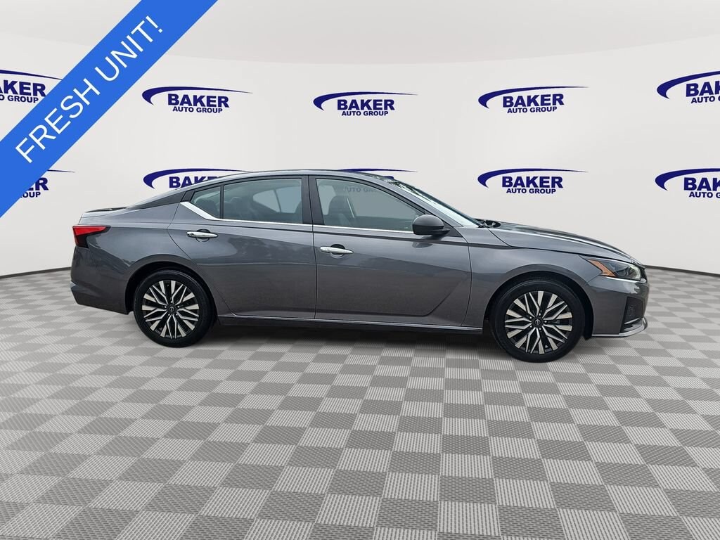 Used 2024 Nissan Altima 2.5 SV