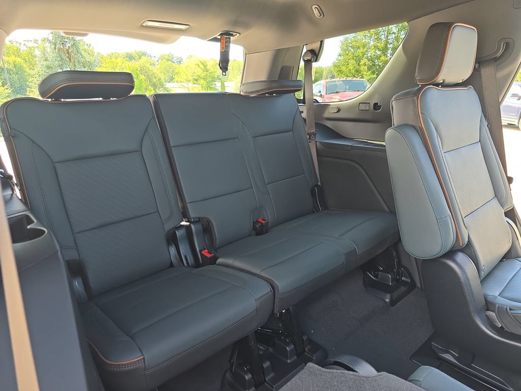 2026 GMC Yukon AT4 - Photo 12