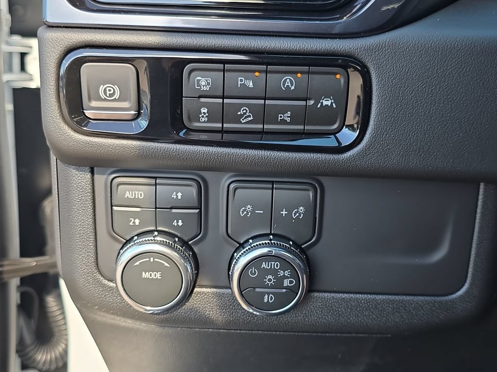 2026 GMC Yukon AT4 - Photo 26