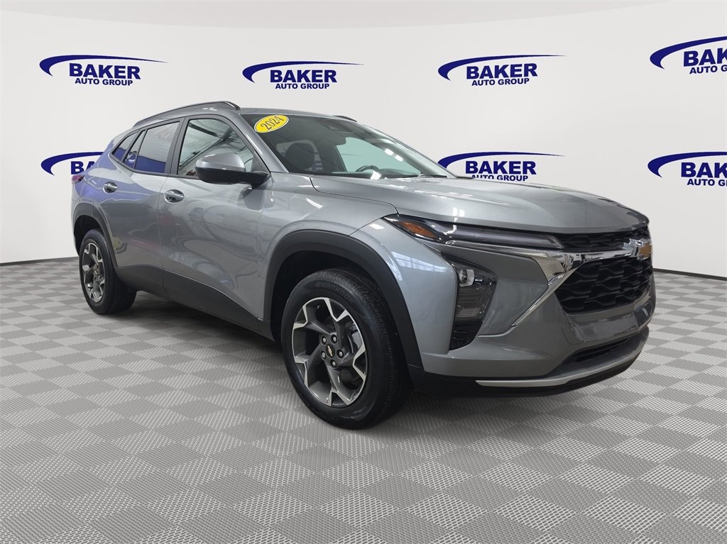 Used 2024 Chevrolet Trax LT SUV