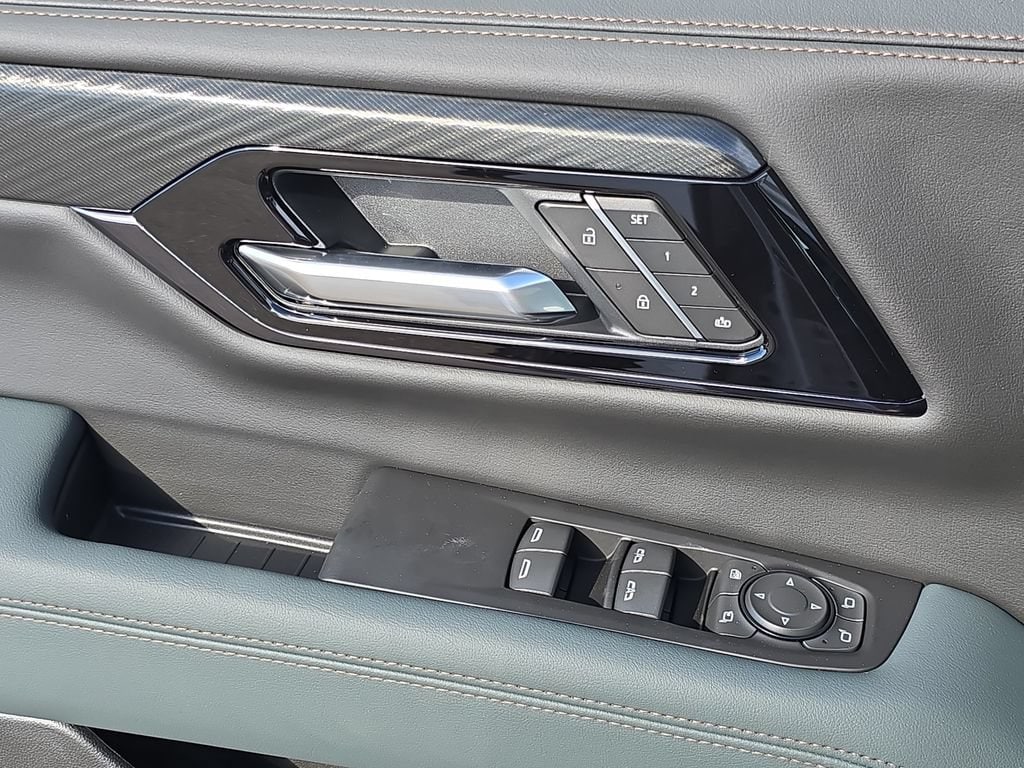 2026 GMC Yukon AT4 - Photo 28