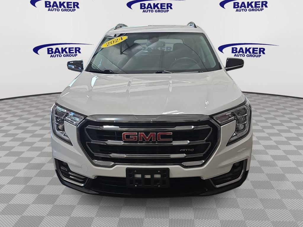 Used 2024 GMC Terrain AT4 SUV