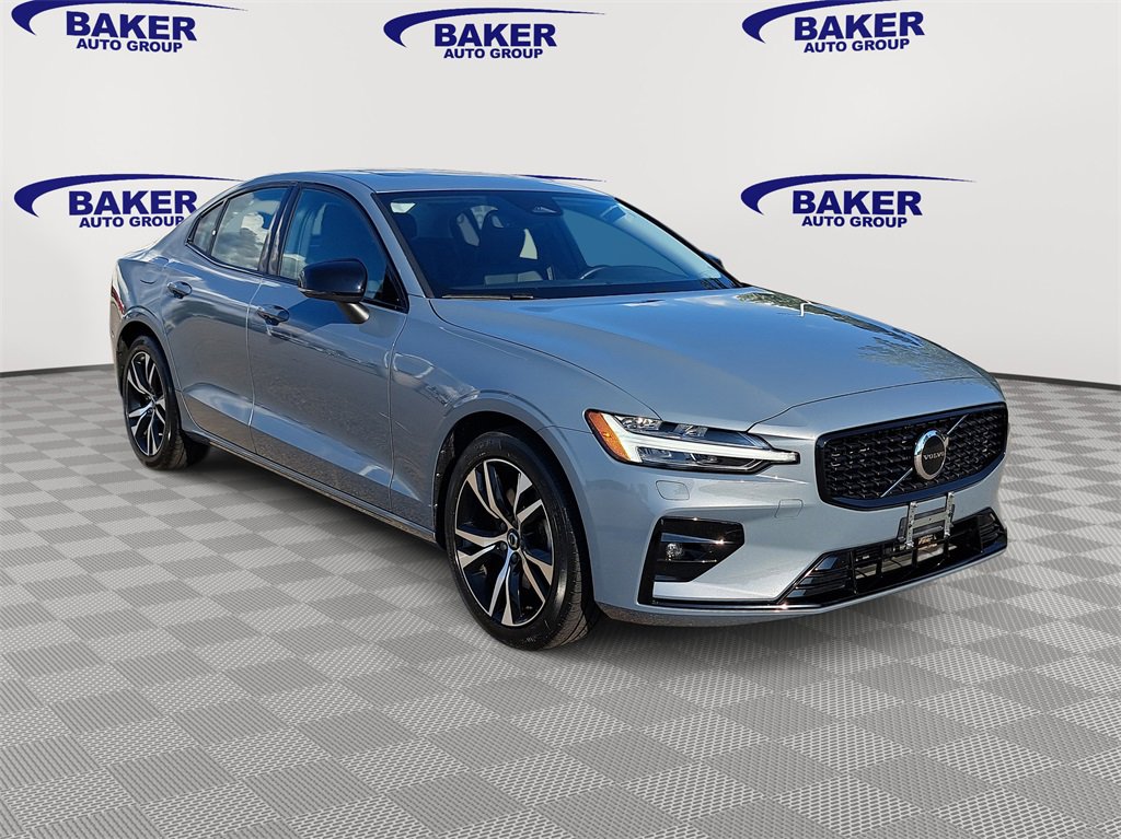 2024 Volvo S60 Core photo 3
