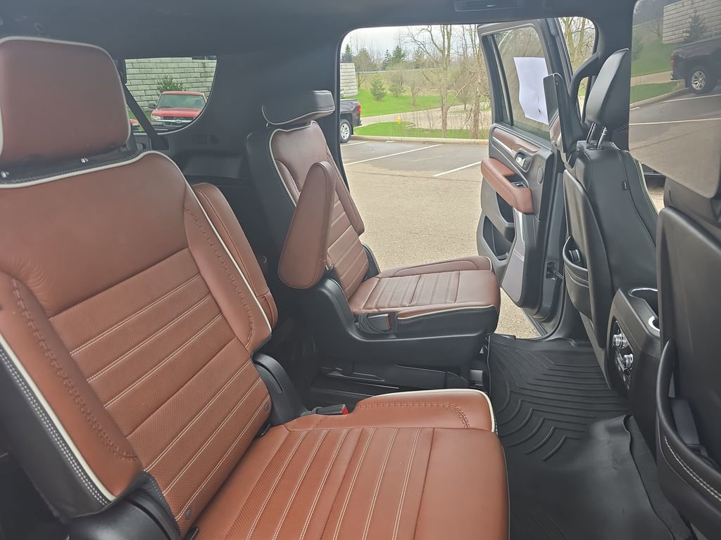 2023 GMC Yukon XL Denali Ultimate - Photo 11