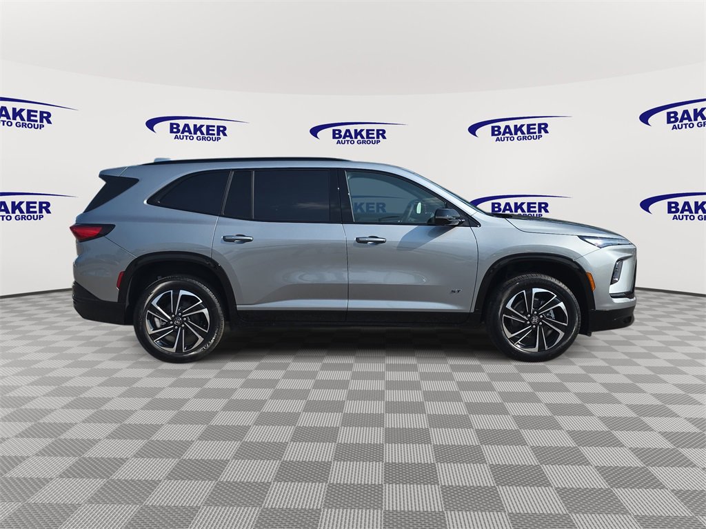2026 Buick Enclave Sport Touring photo 4