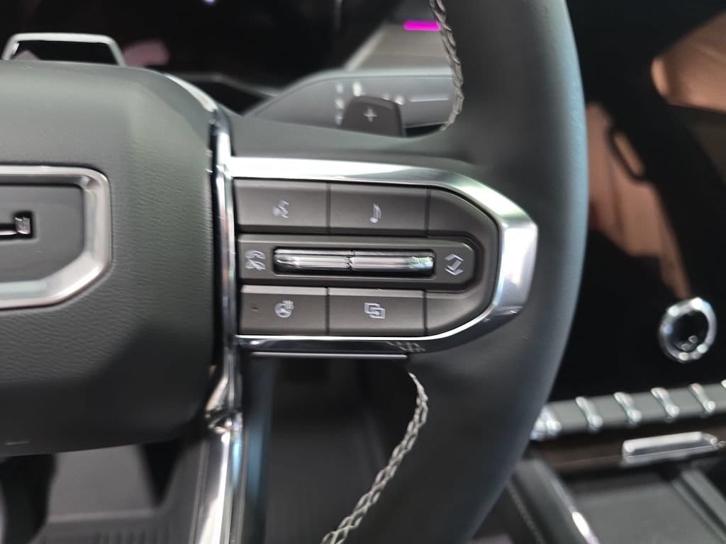 2026 GMC Acadia Denali - Photo 19