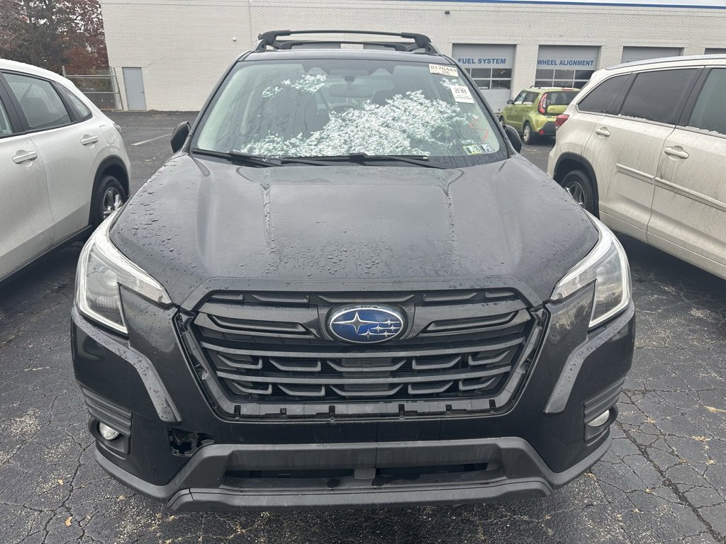 2022 Subaru Forester Premium photo 2