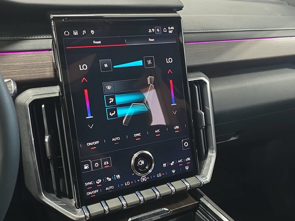 2026 GMC Acadia Denali - Photo 27