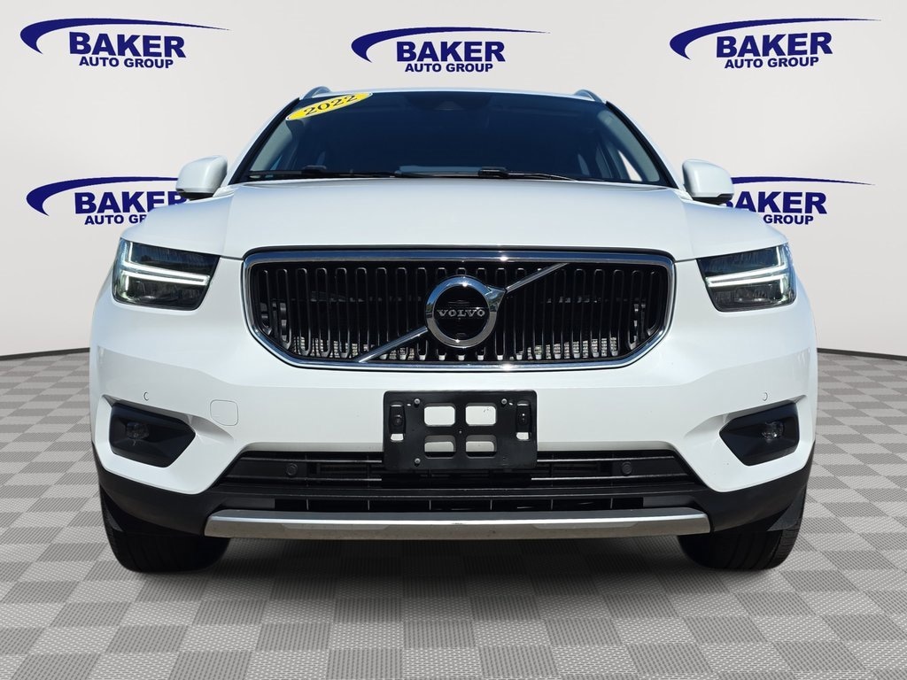 Used 2022 Volvo XC40 Momentum
