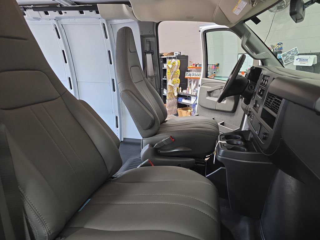 2026 GMC Savana Cargo Work Van - Photo 10