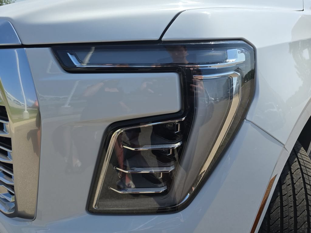 2026 GMC Yukon XL Denali - Photo 35