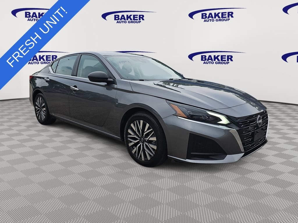 Used 2024 Nissan Altima 2.5 SV