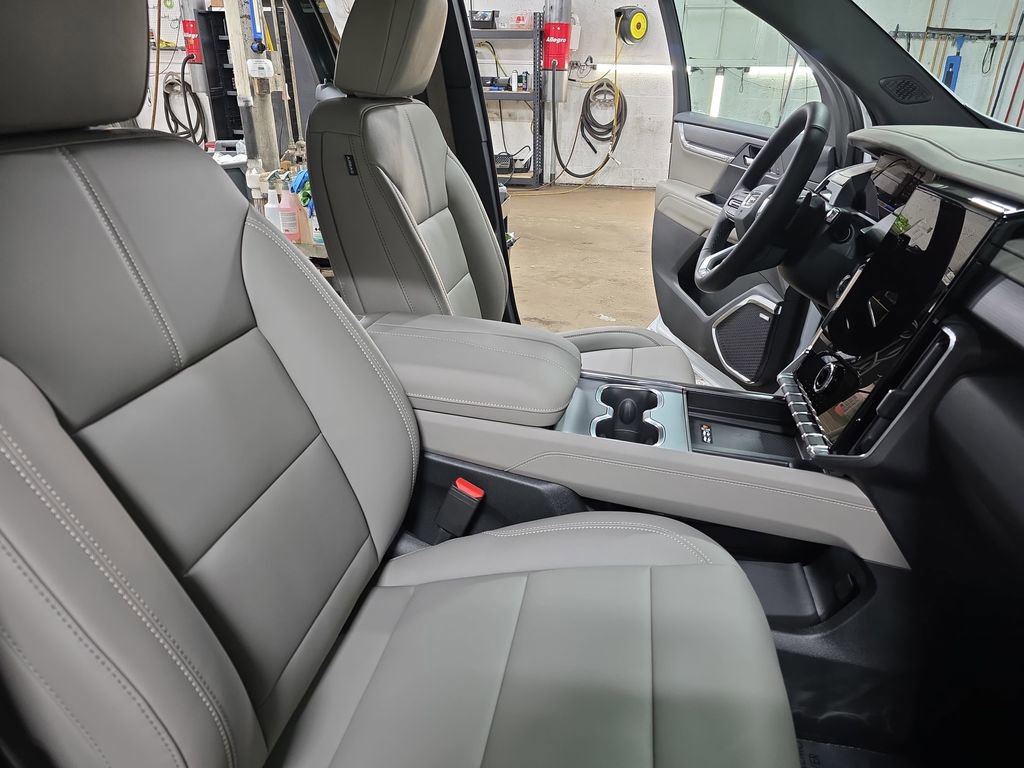 2026 GMC Acadia Elevation - Photo 10