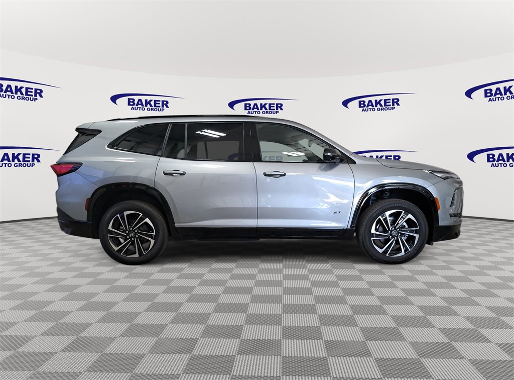 2025 Buick Enclave Sport Touring photo 4
