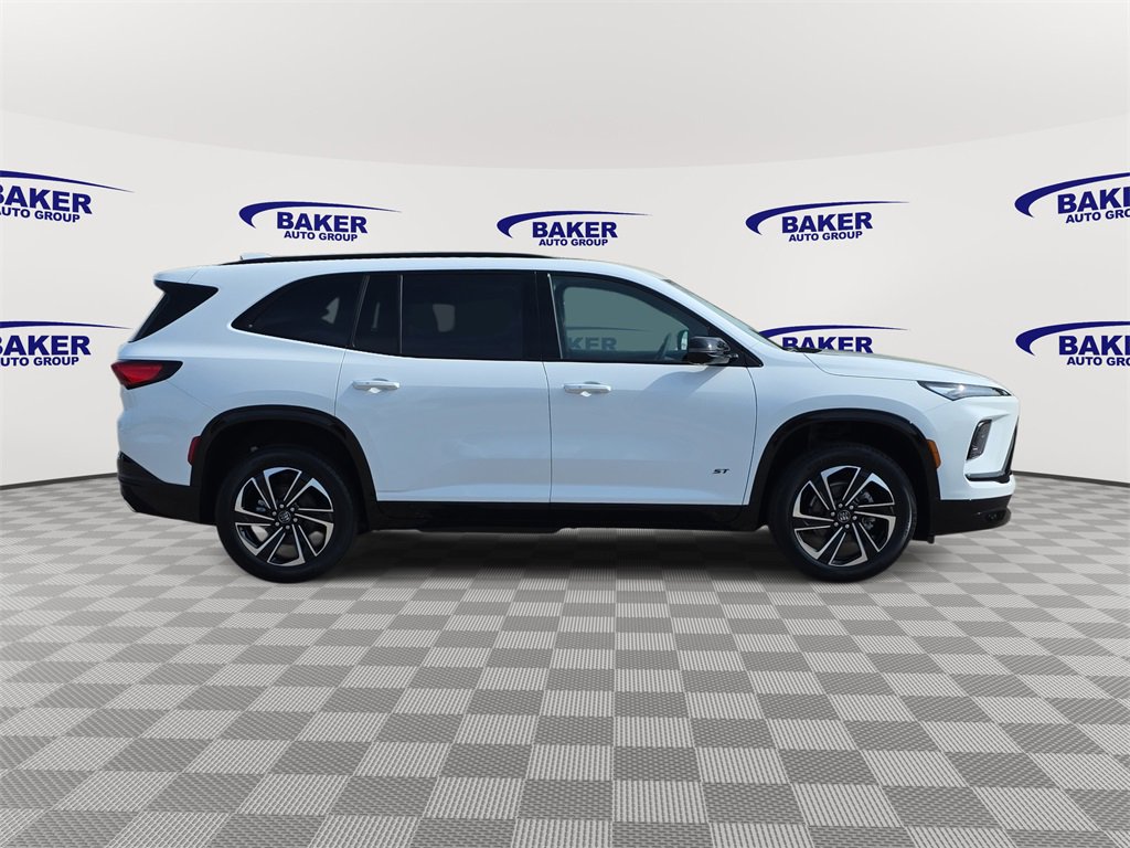 2026 Buick Enclave Sport Touring photo 4