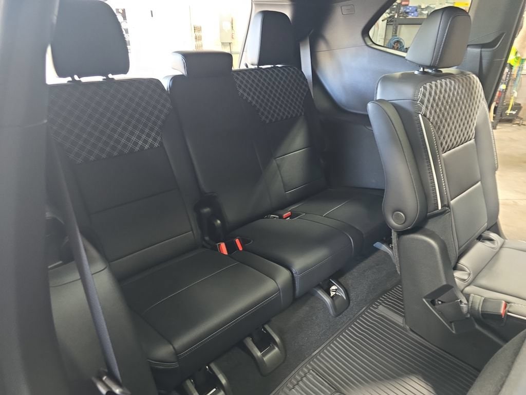 2026 GMC Acadia Denali - Photo 12